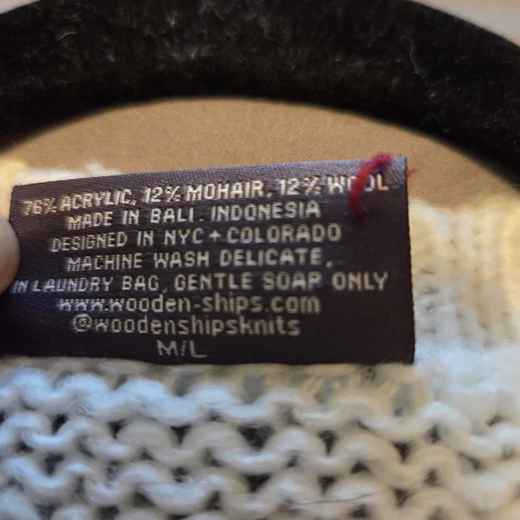 Wooden Ships White Sweater with Pink Car and Gifts Design - Picture 6 of 8